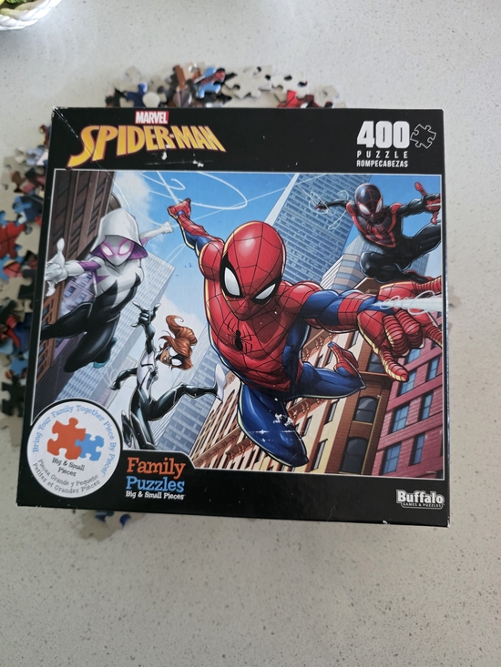 Spiderman Other - Marvel Spider-Man 400-Piece Puzzle - Red & Blue 396 Pieces 4 Pieces Missing